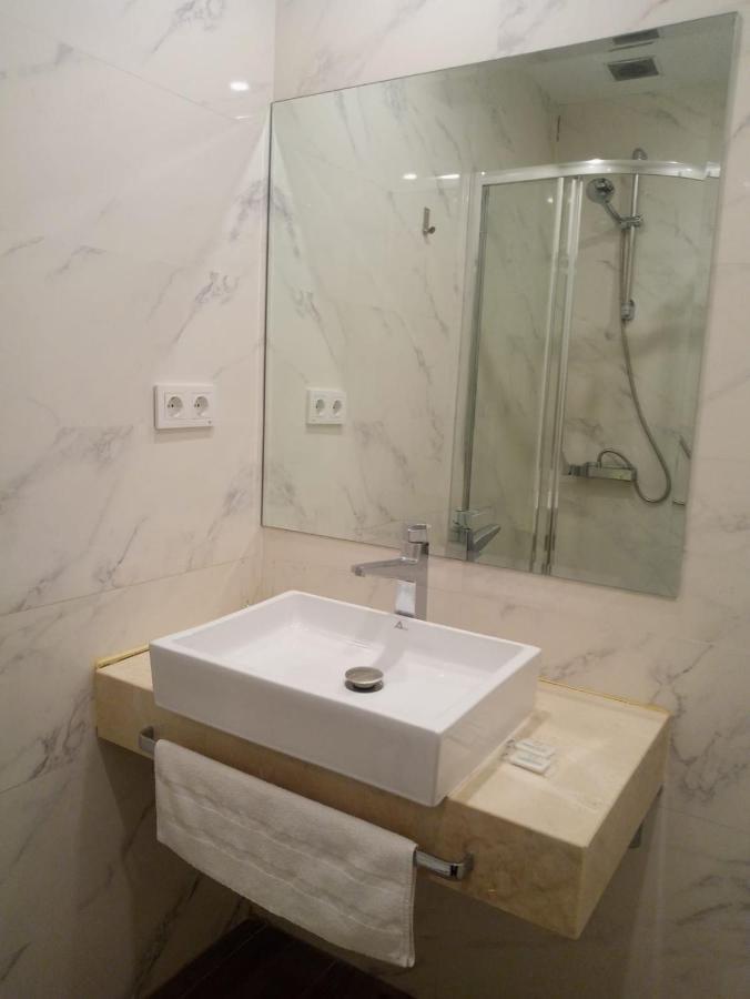 Casa Navid Hotel Madrid Luaran gambar