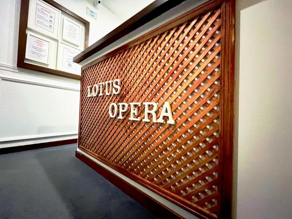 Lotus Opera House Hotel Madrid Luaran gambar